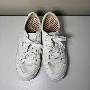 Taos Footwear White Women's Sneakers